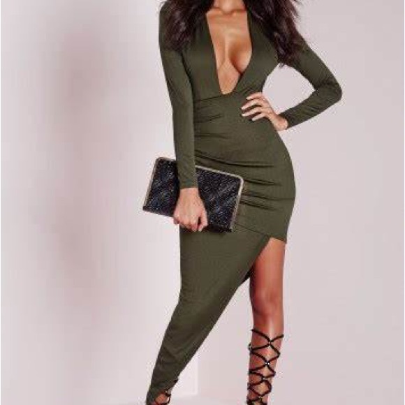 🎉2X HOST PICK🎉 Missguided Long Sleeve Plunge Neck Asymmetric Hem Dress - Picture 2 of 12
